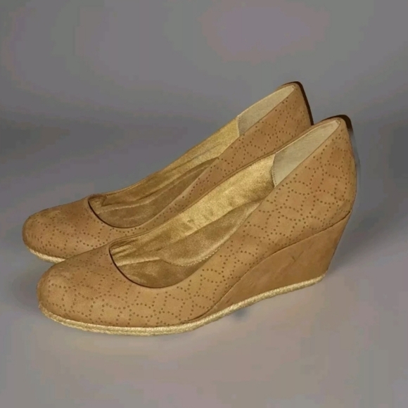 Giani Berini Wedge 6.5M Tan Camel Heel Shoe Memory Foam Comfort SB5#12 - Picture 2 of 7